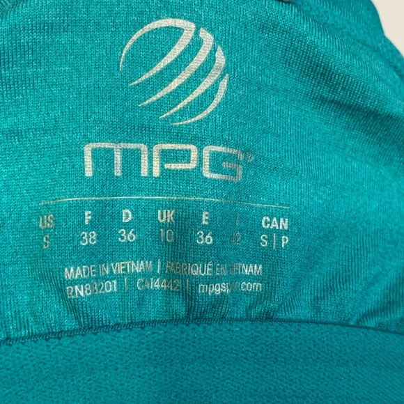 Teal / green  and green MPG work out tank - Picture 5 of 5